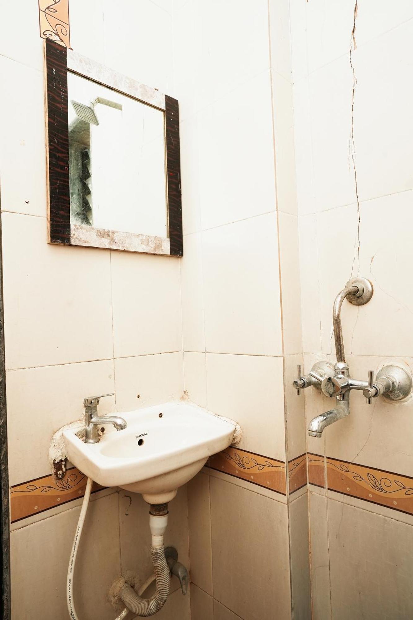 Hotel Della Comfort Near Ambreshwar Shiv Mandir, Ambernath Amarnāth Eksteriør billede